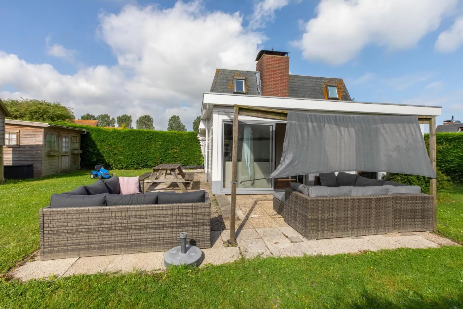 Strandhuis Schoneveld-Tuinen zomer