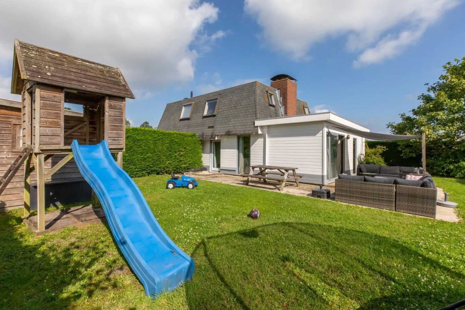 Strandhuis Schoneveld-Tuinen zomer