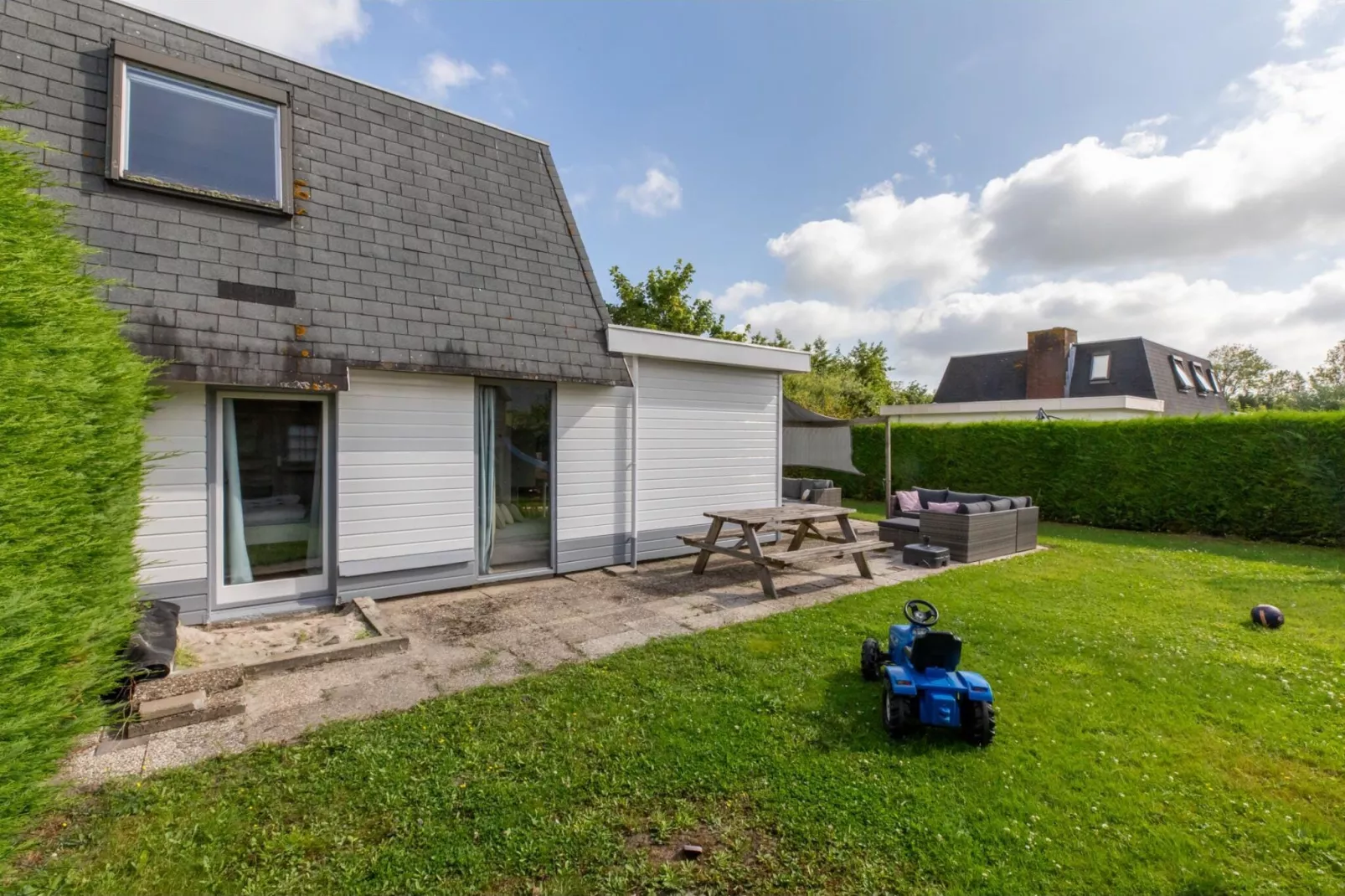 Strandhuis Schoneveld-Tuinen zomer