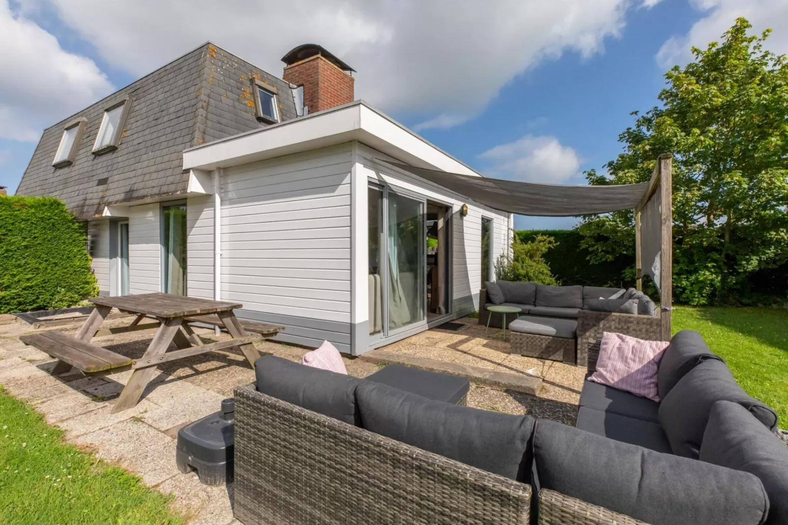 Strandhuis Schoneveld-Tuinen zomer