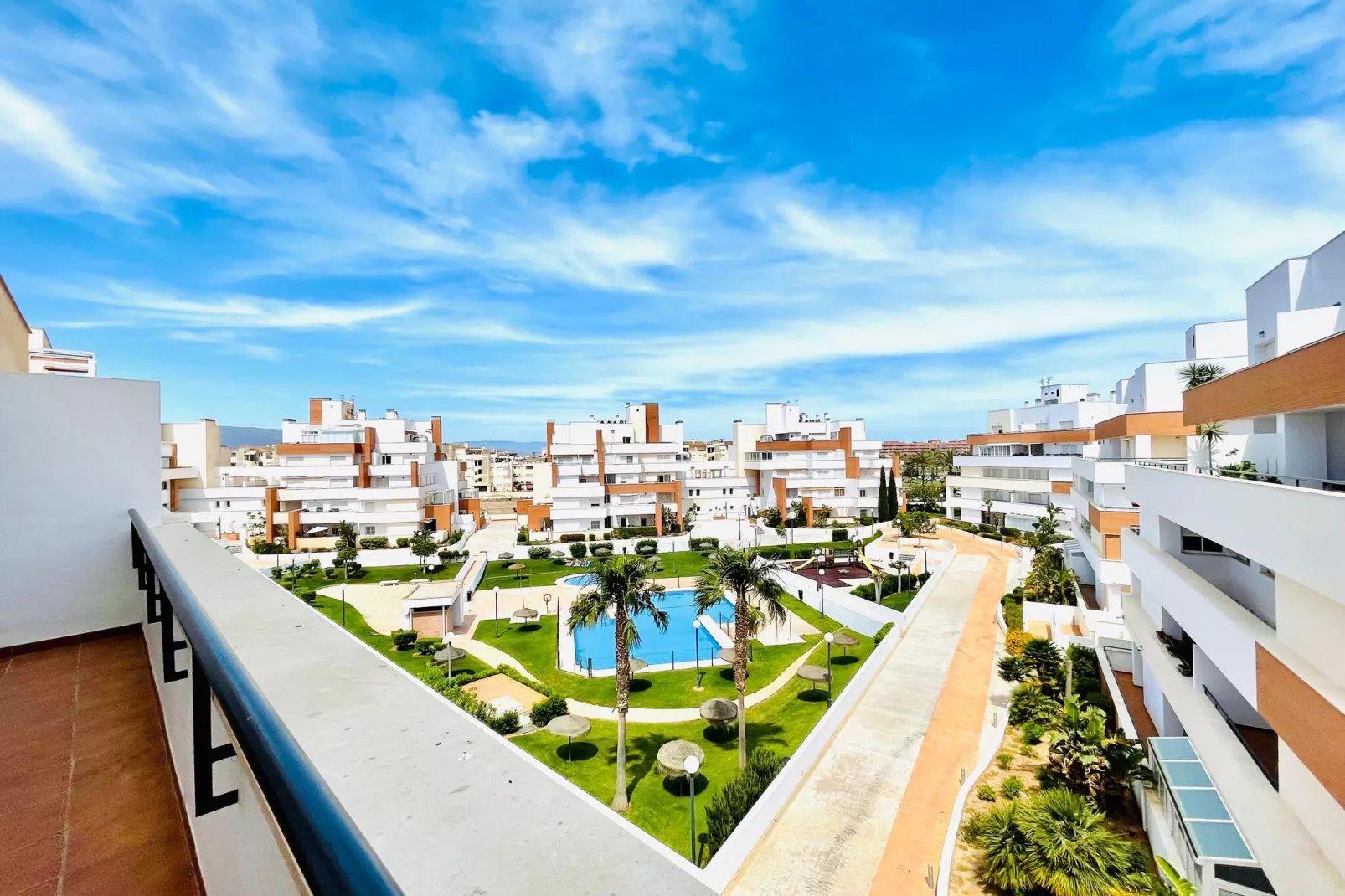 Agua Serena de Roquetas-Gebieden zomer 1km