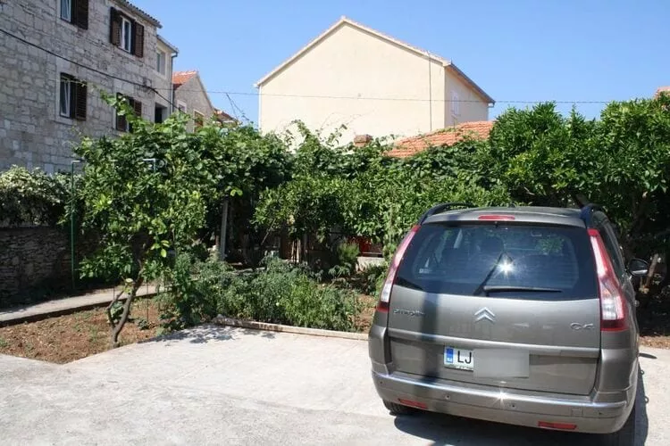 Apartment Brač - Two Bedroom Apartment with Terrace (A1) - (ST)-Parkeerplaats