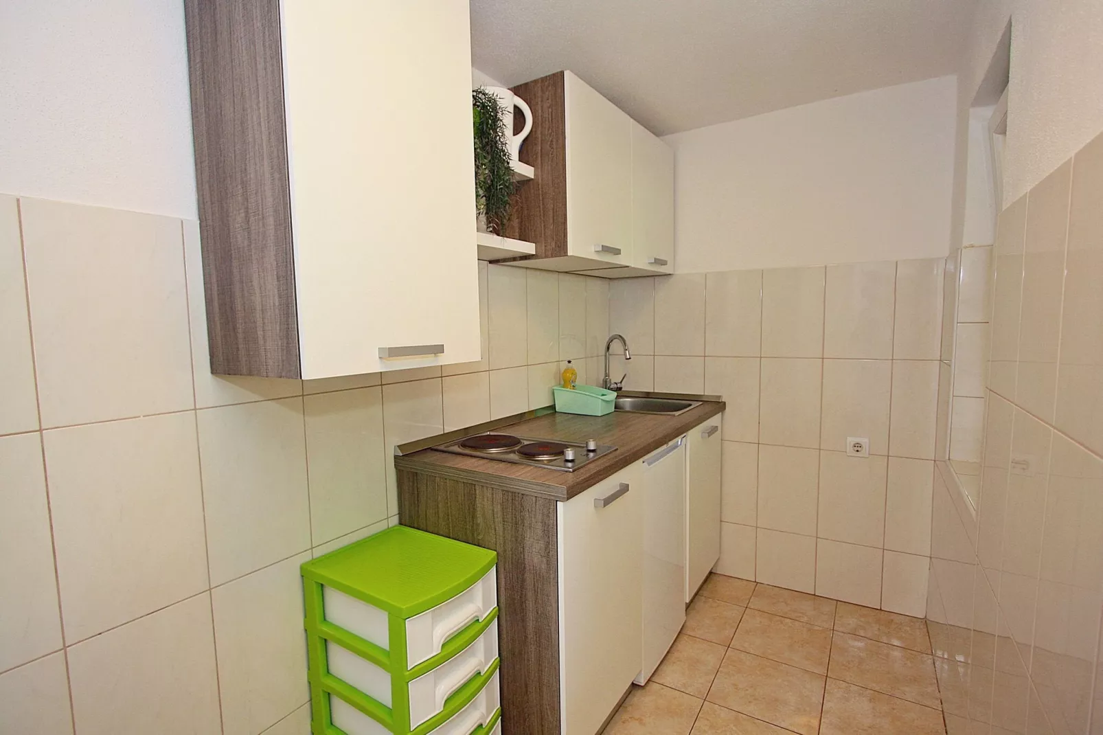 Apartment Zorica - One Bedroom Apartment with Terrace (ST)-Keuken