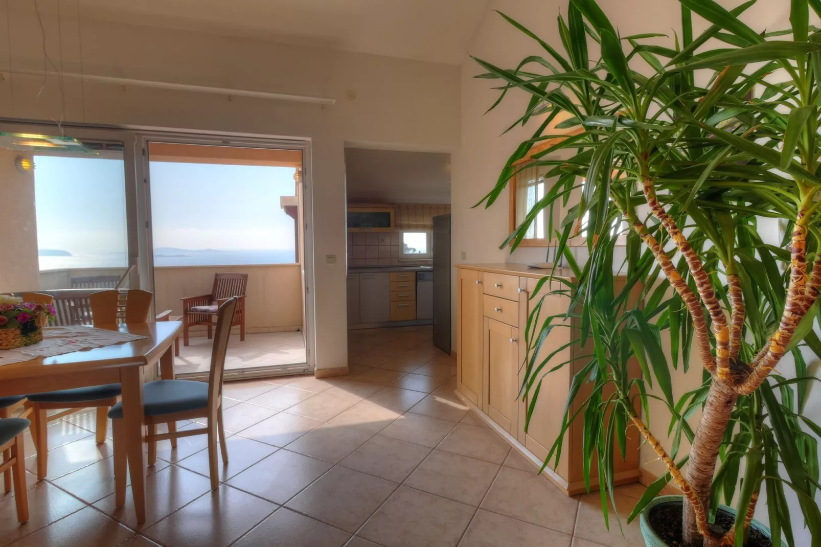 Apartment Villa Molina - One-Bedroom Apartment with Terrace and Sea View-Woonkamer