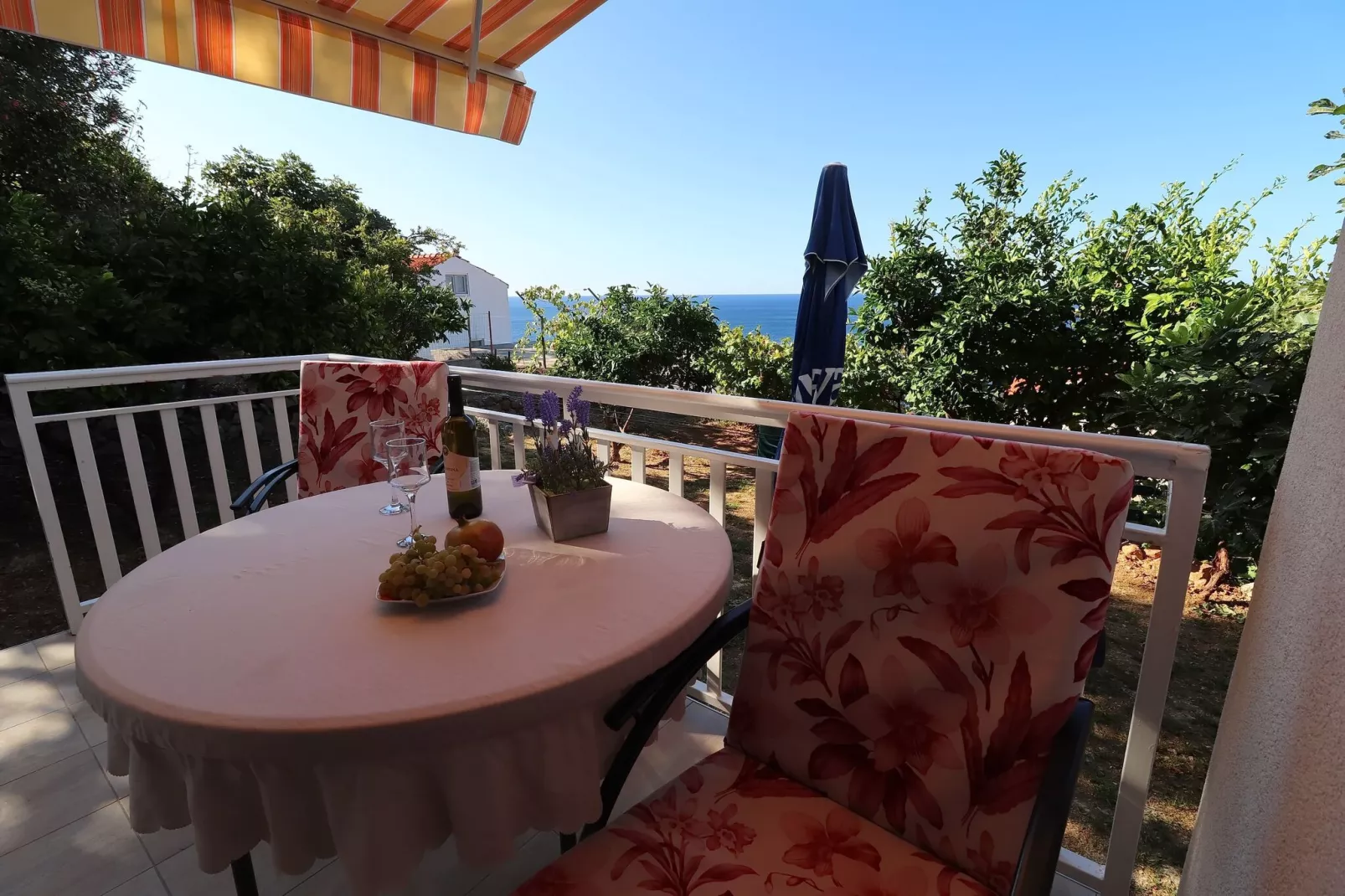 Seaside Apartments Hrkać - Studio Apartment with Terrace and Sea View 3-Uitzicht