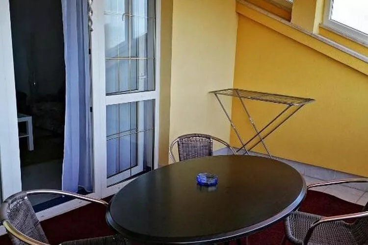 House Panorama - One Bedroom Apartment with Balcony and Sea View (Panoramahaus)-Terras