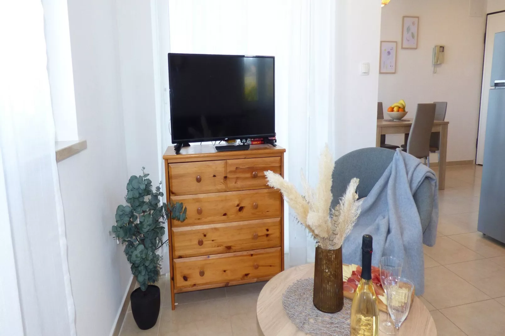 Apartment Sunflower -  Two bedroom apartment with Terrace and Sea View-Binnen