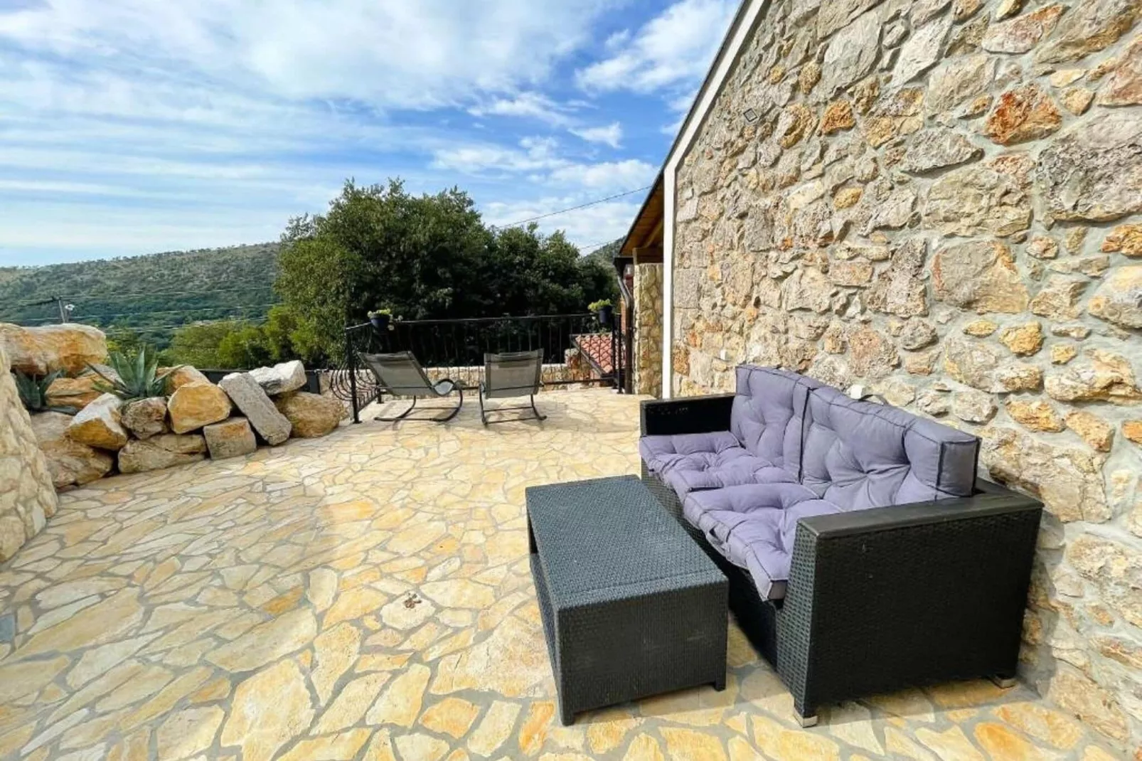 Holiday Home Paun-Terrasbalkon