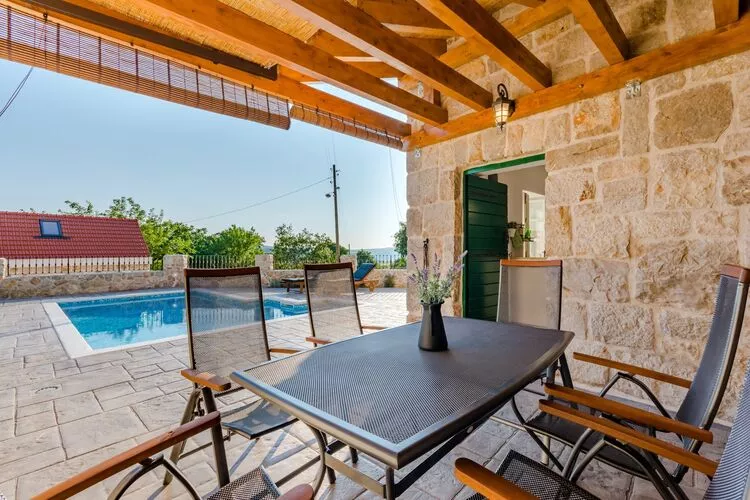 Holiday Home Rustic - Two Bedroom Holiday Home with Private Pool-Terras