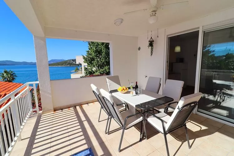 Apartments Mediterranean House - Two Bedroom Apartment with Terrace and Sea View-Terras