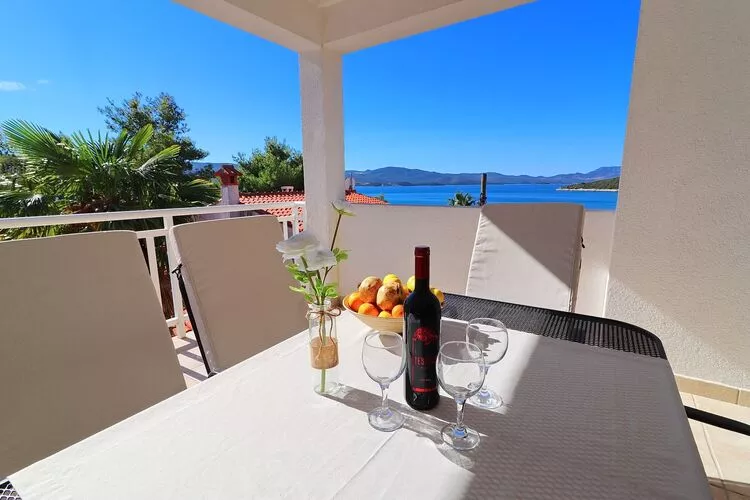 Apartments Mediterranean House - Two Bedroom Apartment with Terrace and Sea View-Terras