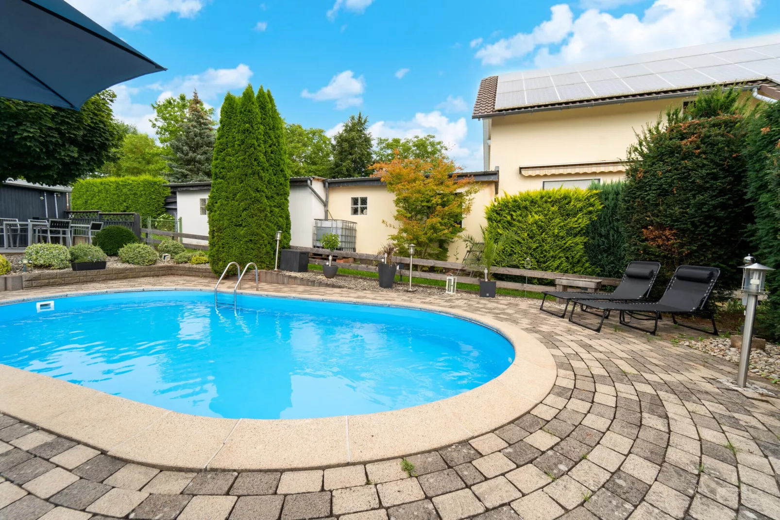 Modern appartement met zwembad in de Harz-Tuinen zomer