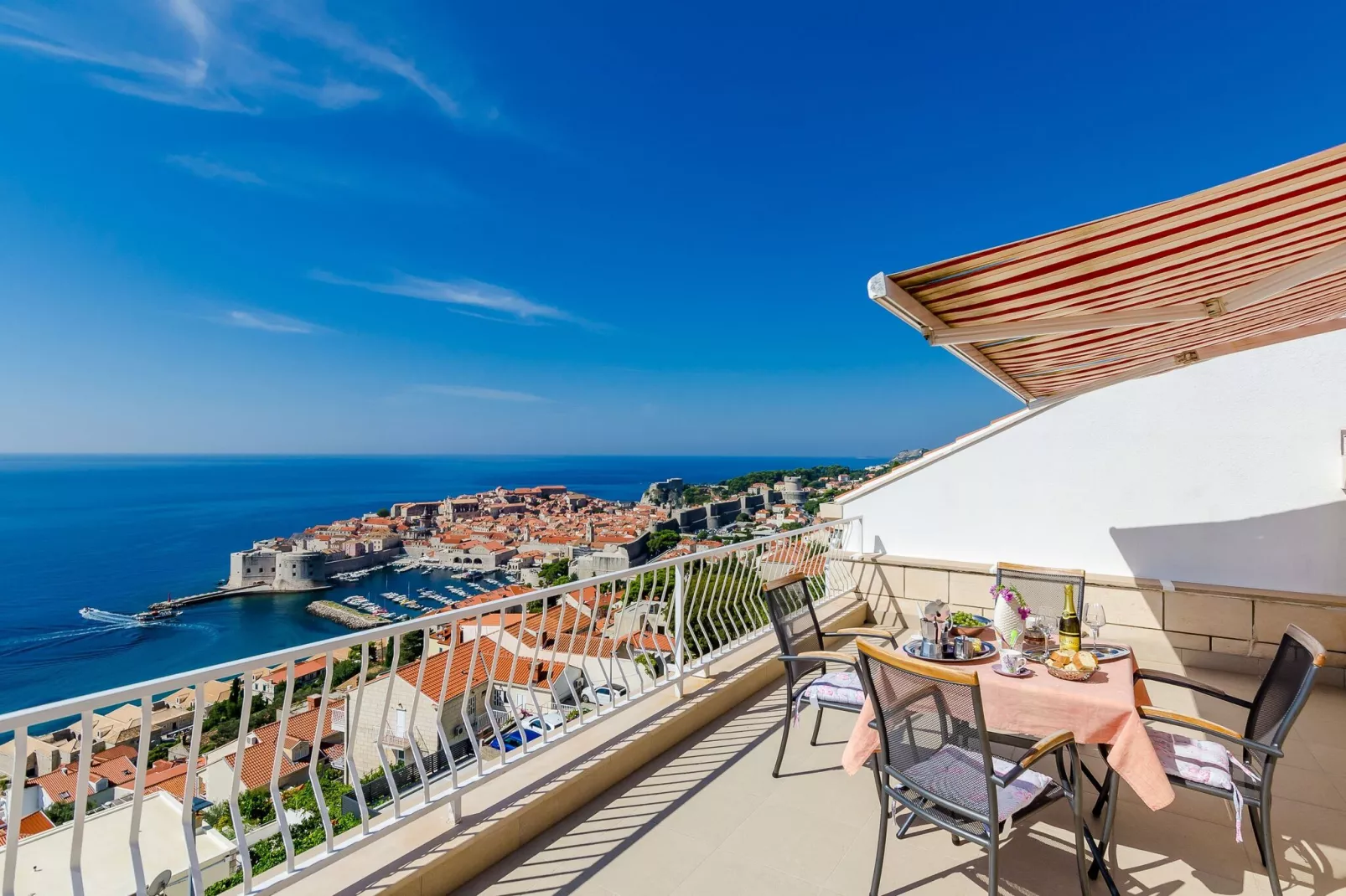 Apartment and Room Cicko - One Bedroom Apartment with Terrace and Sea View (Attic)-Terras