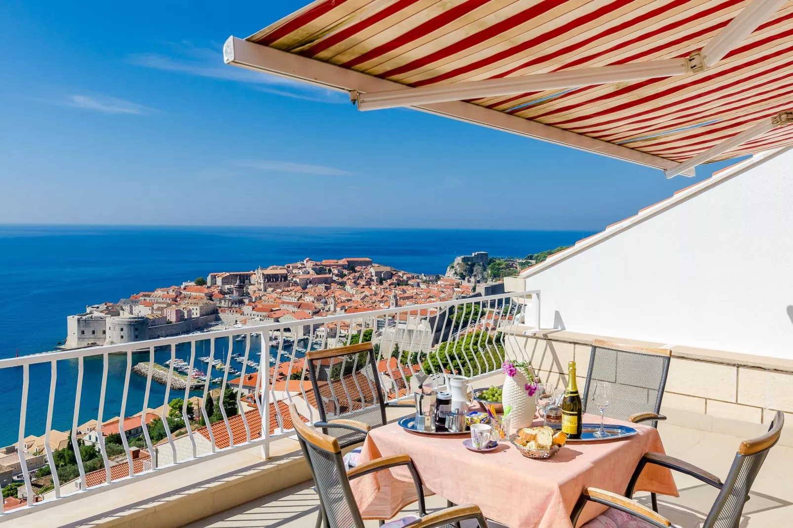 Apartment and Room Cicko - One Bedroom Apartment with Terrace and Sea View (Attic)-Terras