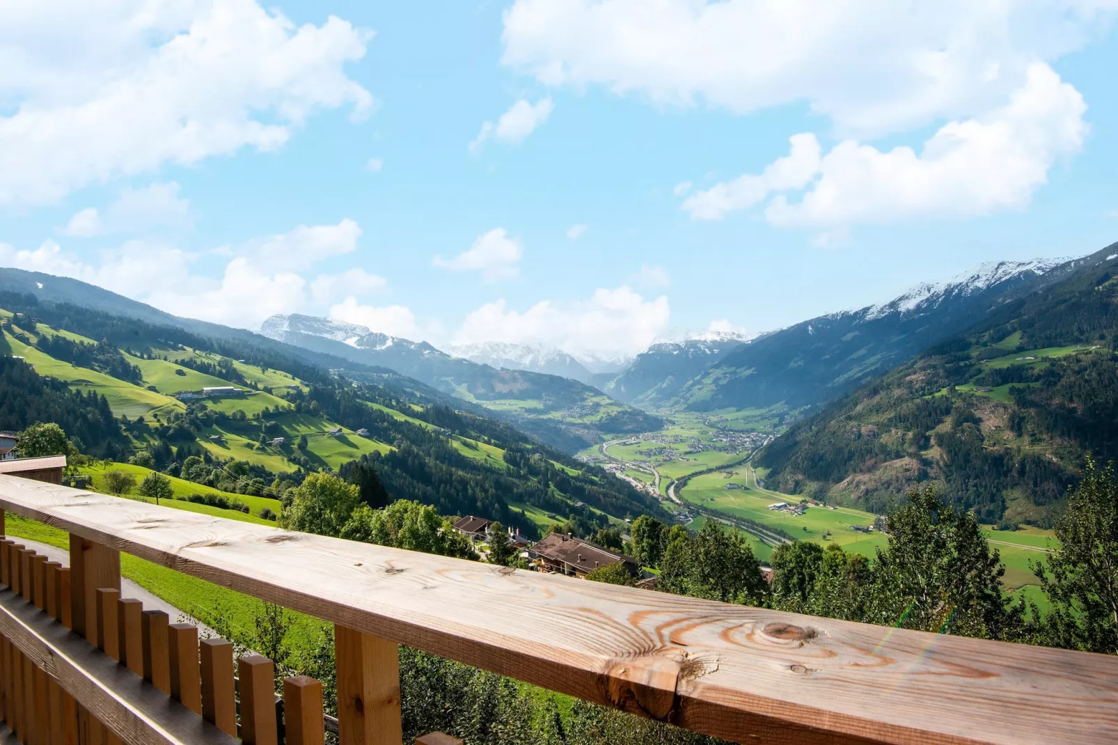 Alpblick Apart-Uitzicht zomer