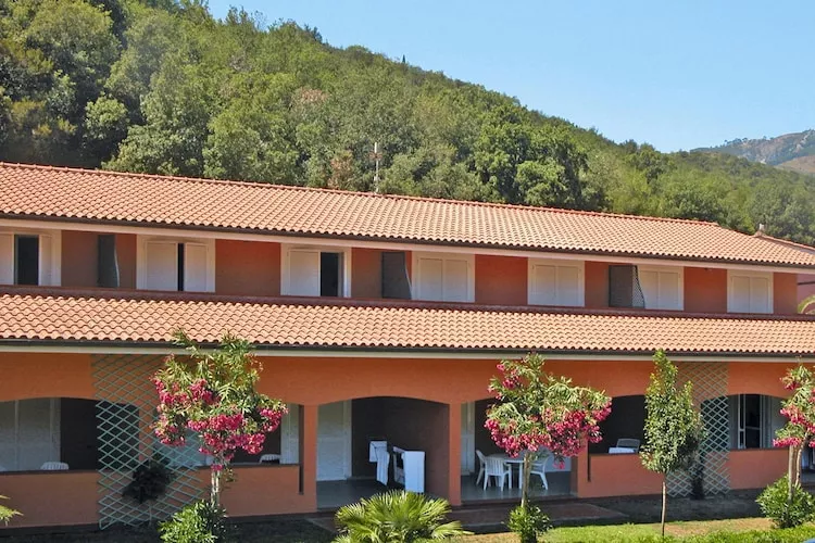 Holiday resort TH Ortano Mare Village & Residence Rio Marina-Bilo 4-Le Ville -piano terra-Buitenkant zomer