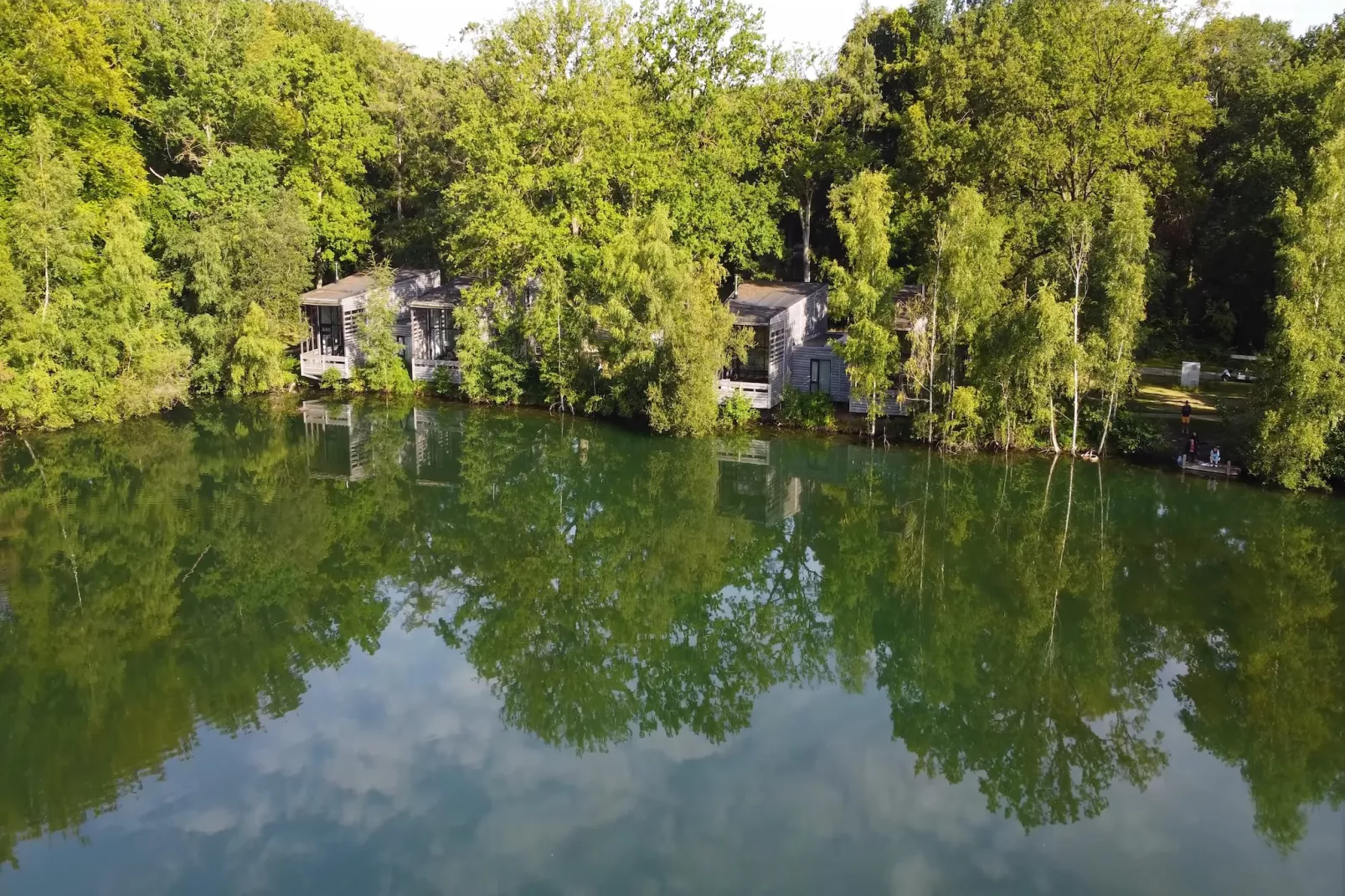 The Lake House by YourNature-Buitenkant zomer