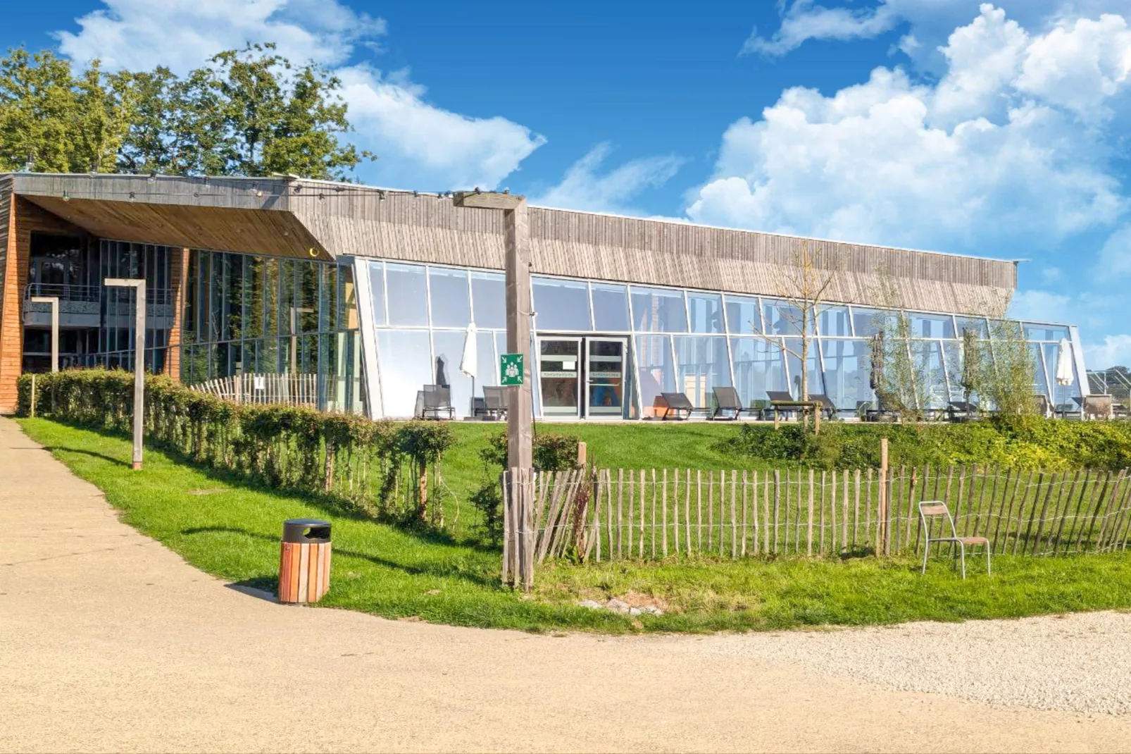 The Large Lake House by YourNature-Gebieden zomer 1km