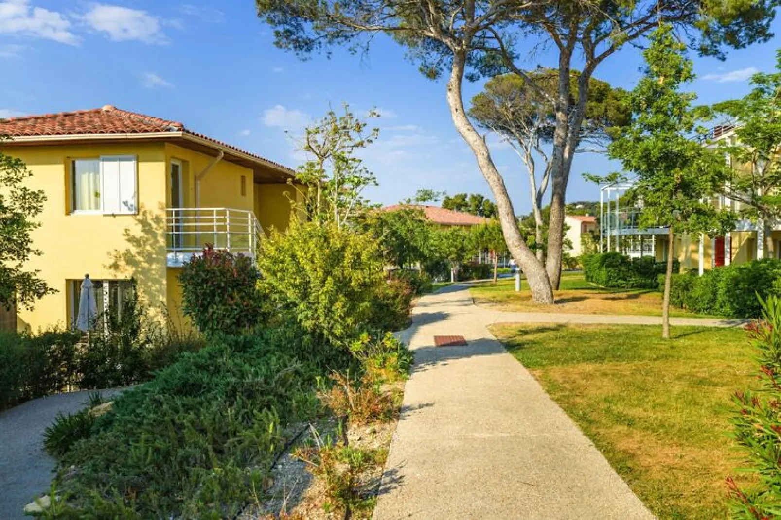 Appartement in de residentie Les Terrasses des Embiez, Six-Fours-les-Plages-Buitenkant zomer