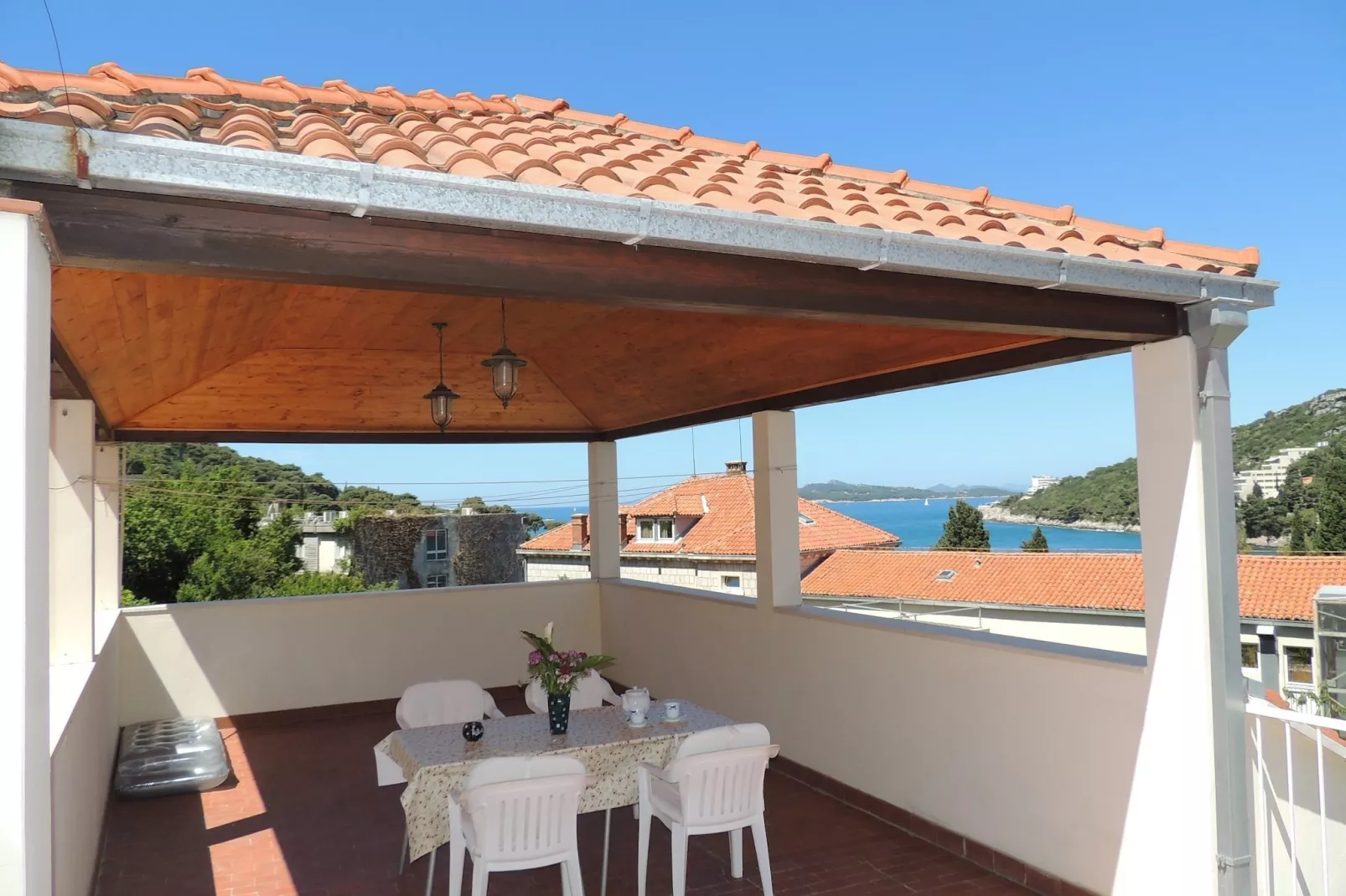 Villa Hortenzia -  Three-Bedroom Apartment with Terrace and Sea View-Terras