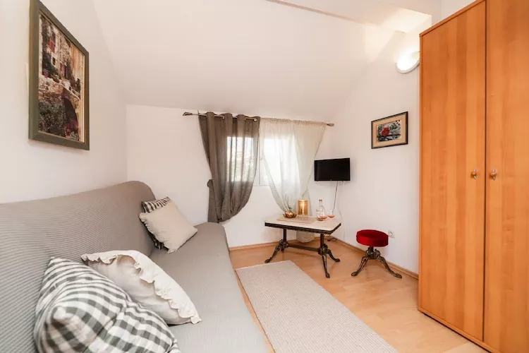 Apartments Roda - One Bedroom Apartment with Terrace (Mira) - (ST)-Binnen