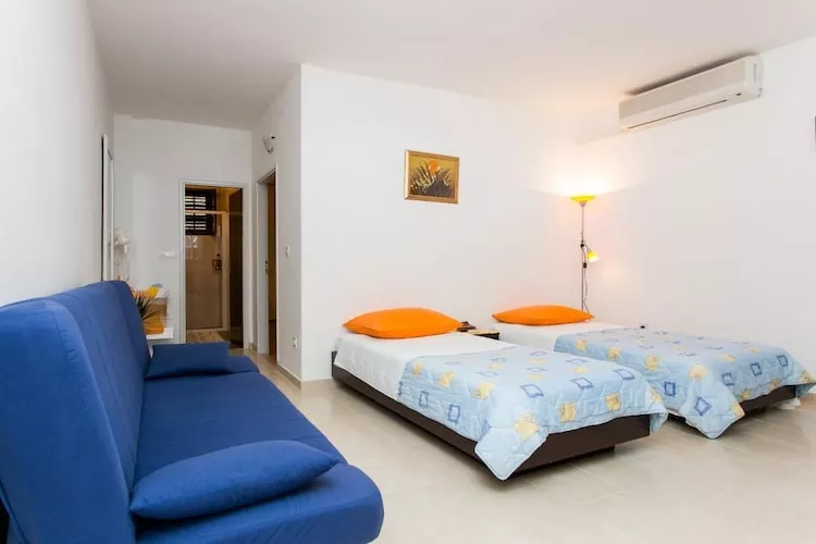 Guest House Old Town View - One Bedroom Apartment with Terrace and Sea View - A 3+2 (Charming)