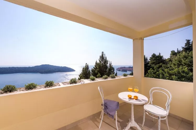 Stella Maris- One Bedroom Apartment with Balcony and Sea View-Terrasbalkon