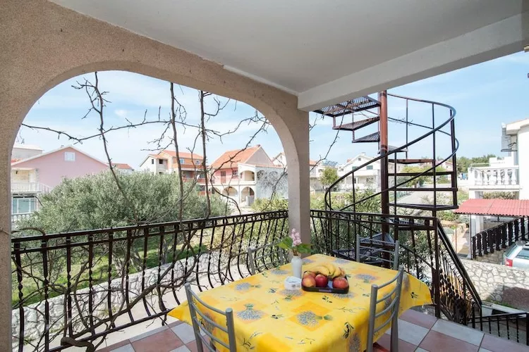 Apartments Fidelis - One Bedroom Apartment with Terrace and Garden View(2)-Terras