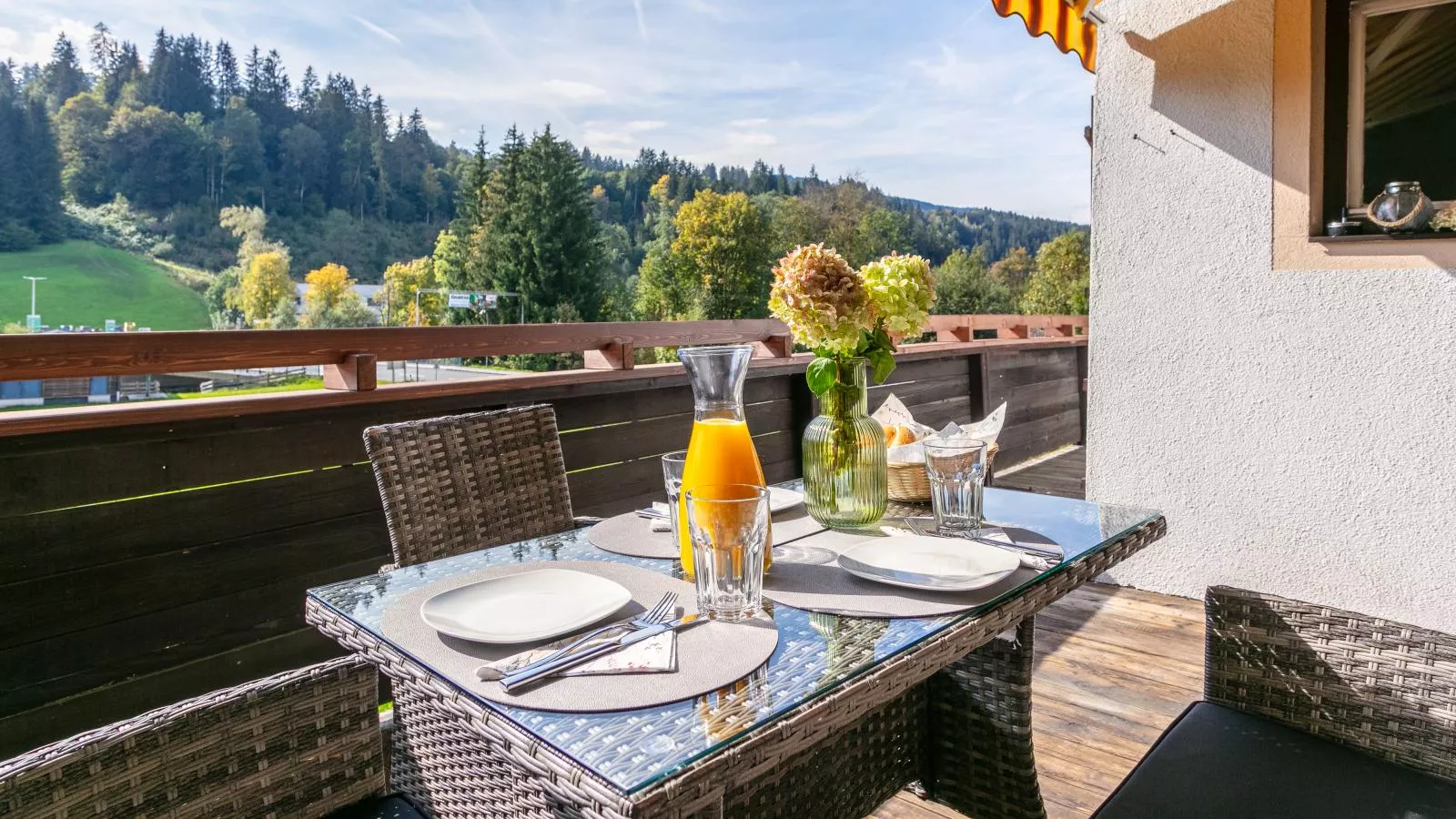 Binderhäusel am Berglift-Terrasbalkon