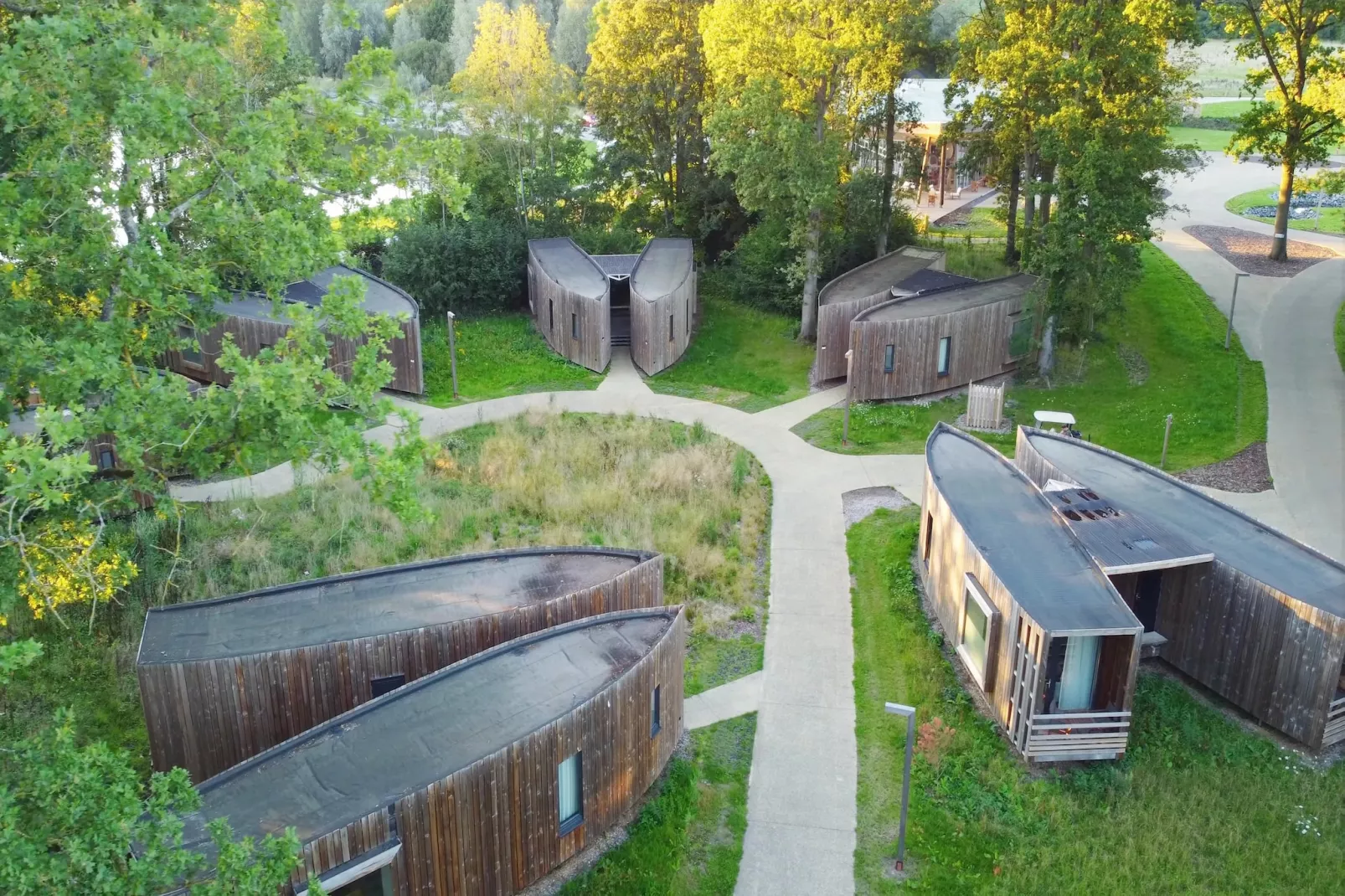 The Blue Lodge by YourNature-Buitenkant zomer