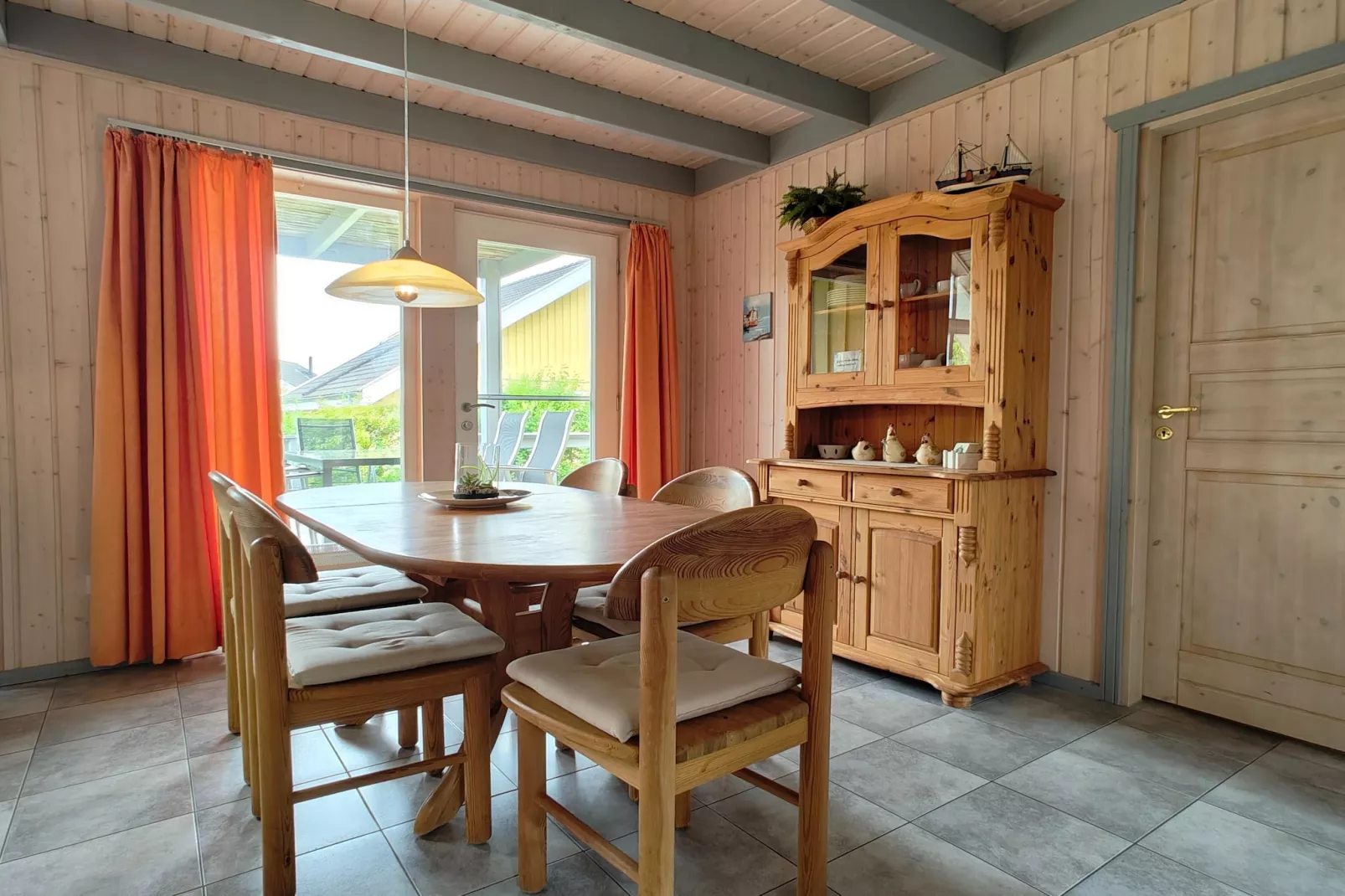 Ferienhaus Seeschwalbe-Classic 90 qm 98-Eetkamer