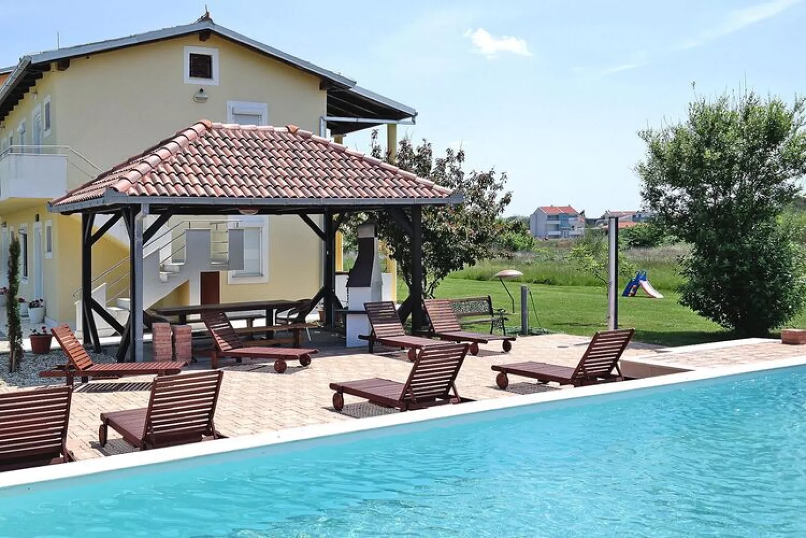 Apartments Lug Privlaka A4 plus1 ca 40 qm  with 5 persons-Zwembad