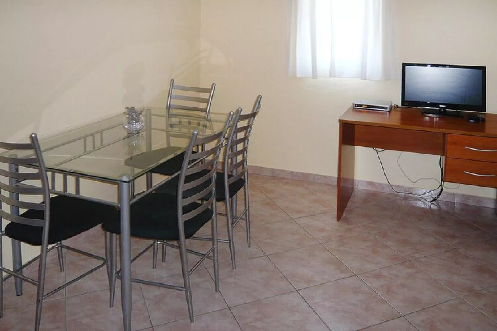 A4 - Apartments Ljilja PrivlakaA4 ca 40 qm für 1-4 Pers-Woonkamer