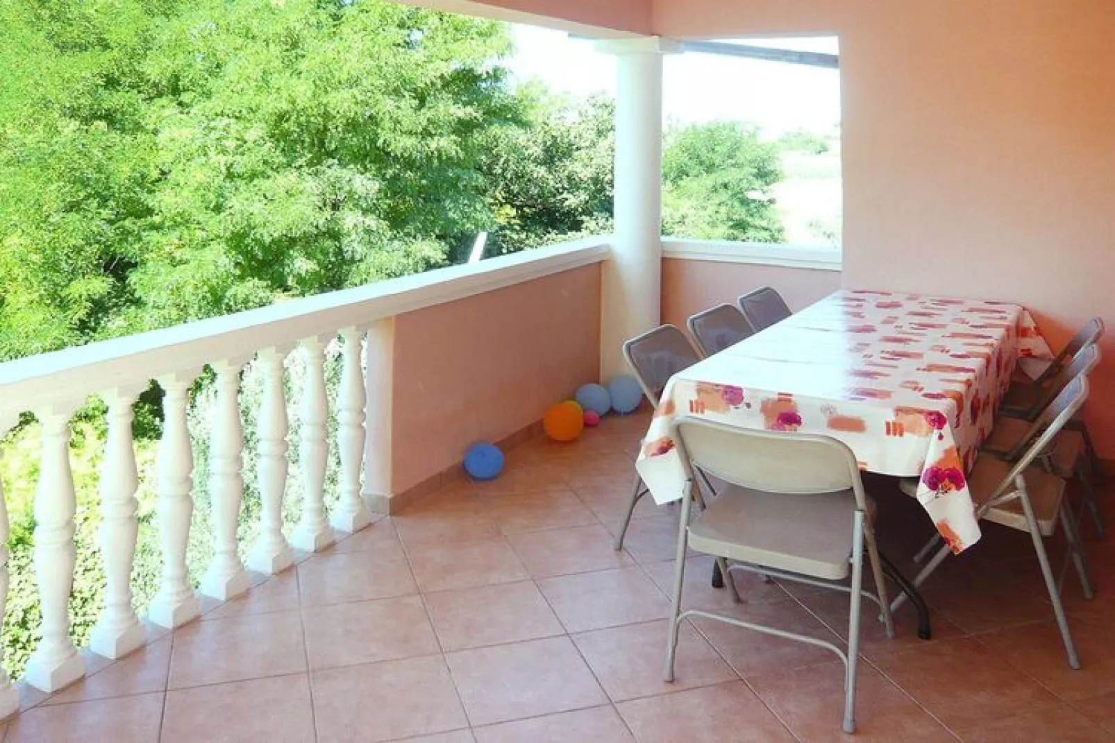 A6 - Apartments Ljilja PrivlakaA6 ca 60 qm bei Belegung mit 1-4 Pers-Terras