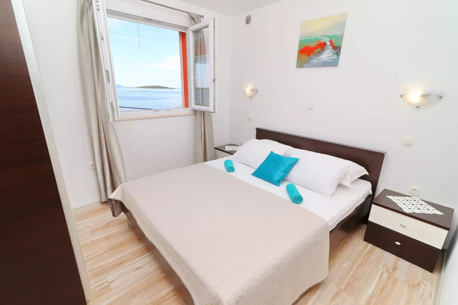 Holiday Home Adriatic View-Two Bedroom Apartment with Terrace and Sea View-Slaapkamer