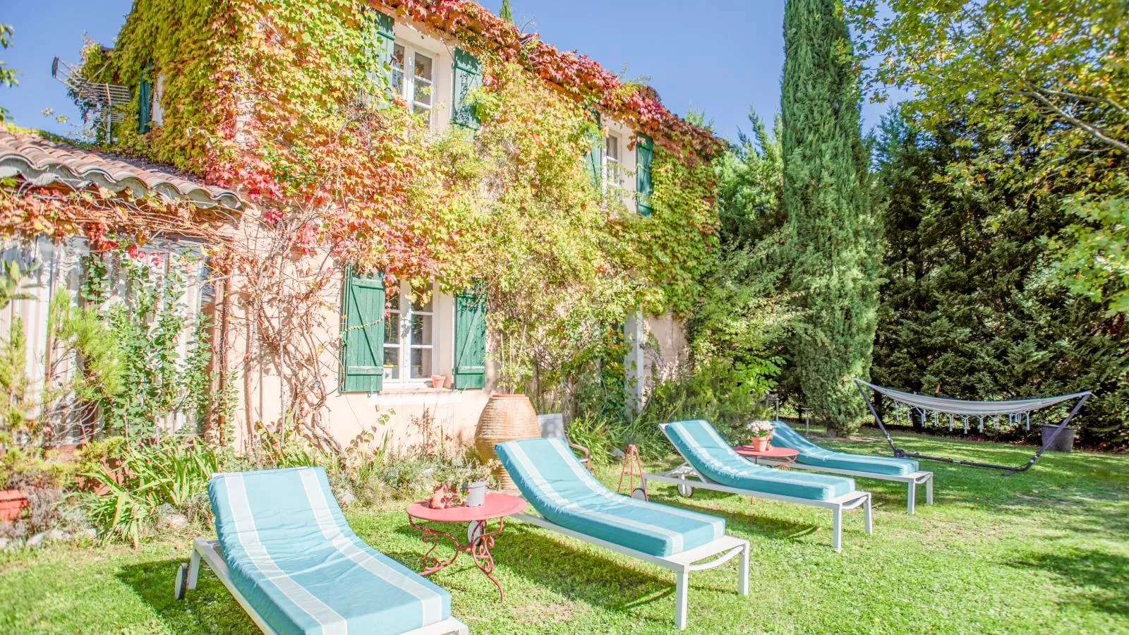 La petite maison de la ferme rose-Tuinen zomer