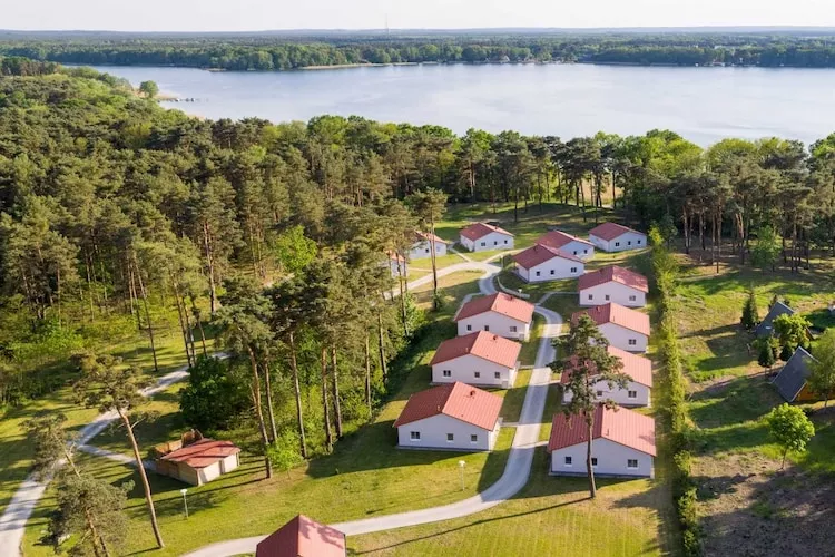 Bungalow am Storkower See-Buitenkant zomer