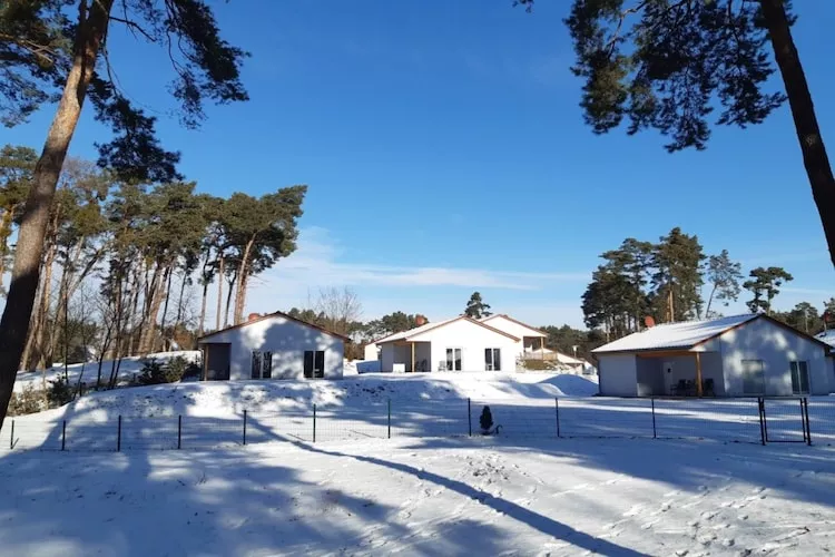 Bungalow am Storkower See-Exterieur winter