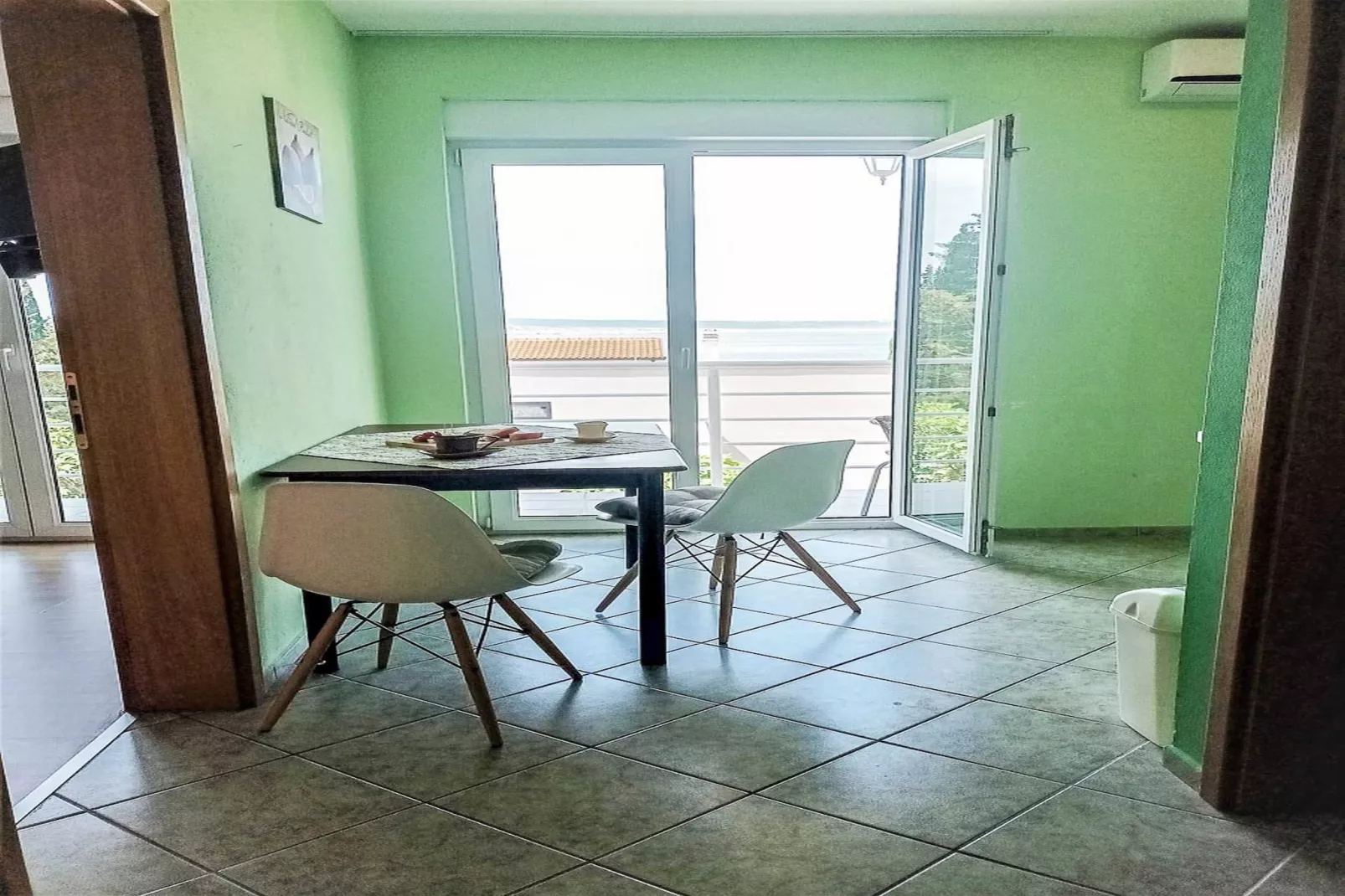 Apartments Smokvica - One Bedroom Apartment with Balcony with Sea View (Apartment 1)-Binnen