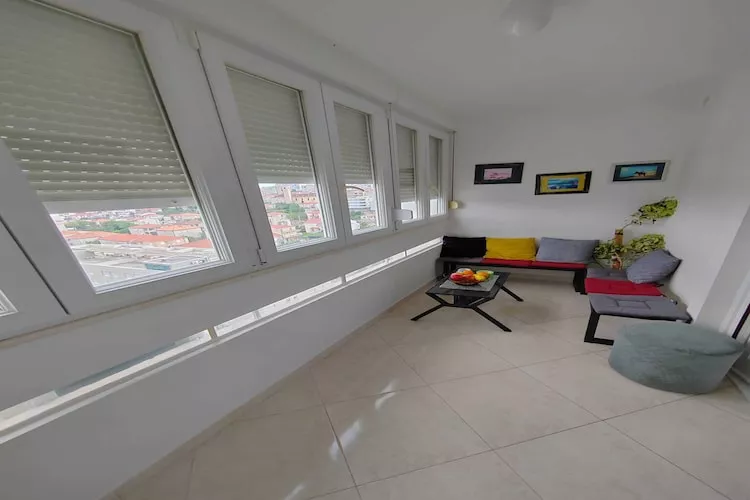 Apartment Alba - Three Bedroom Apartment with Loggia