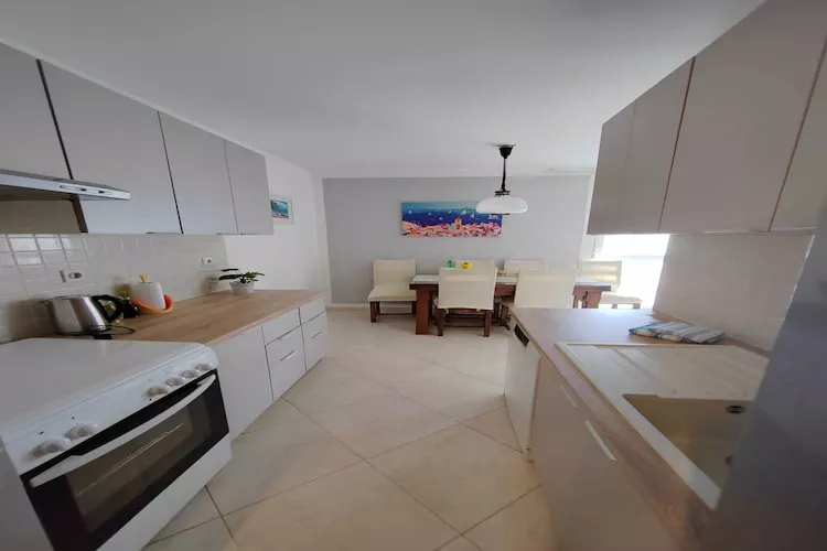 Apartment Alba - Three Bedroom Apartment with Loggia