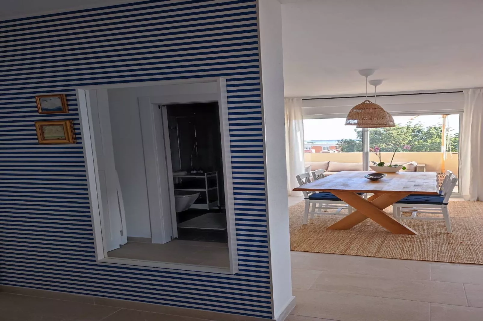 SALT Apartment - One Bedroom Apartment with Terrace and Sea View-Woonkamer