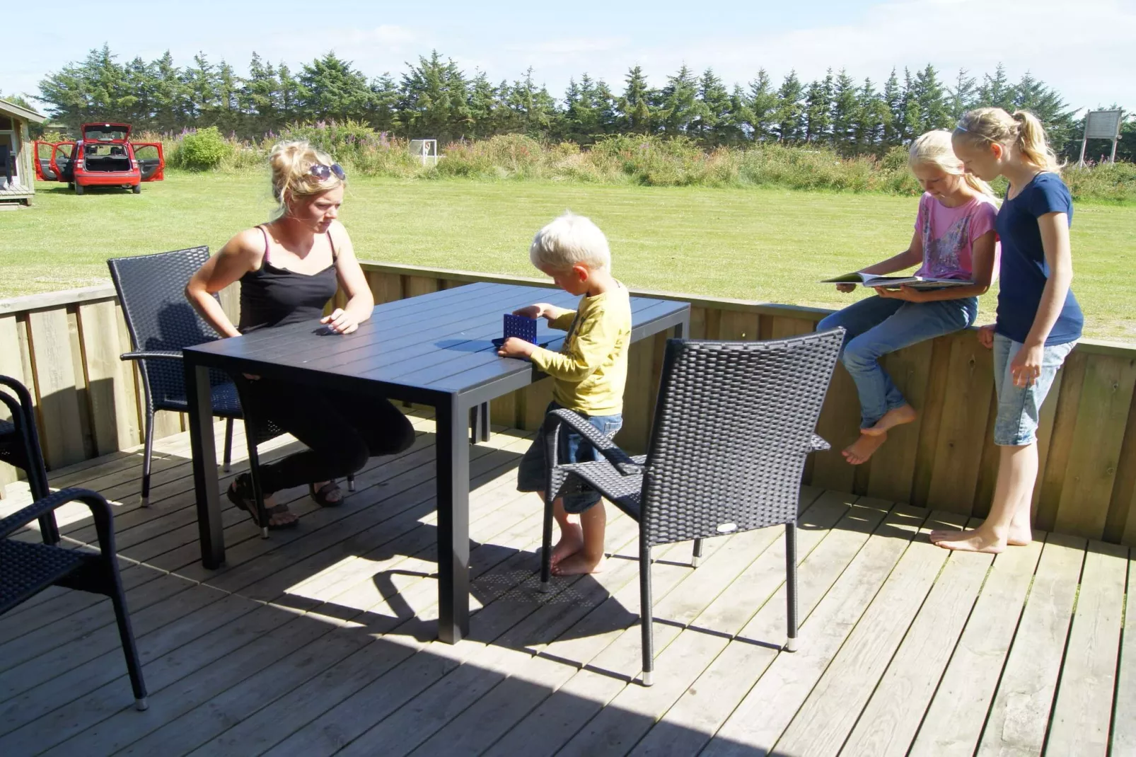 Vakantiehuis met kampeerplaats-Buitenlucht