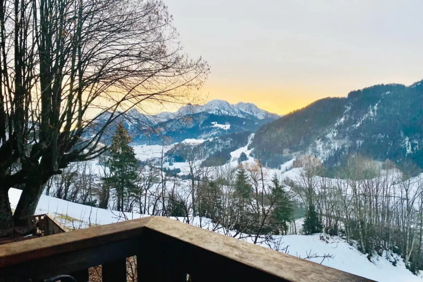 Alps Chalet for Big Group with Sauna & Yoga Terrace-Uitzicht winter