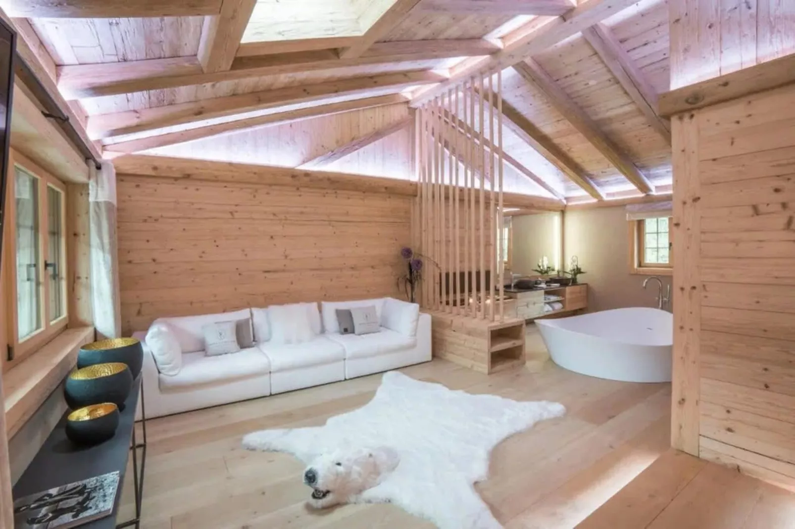 Super private Luxury Chalet with Hotel facilities-Woonkamer