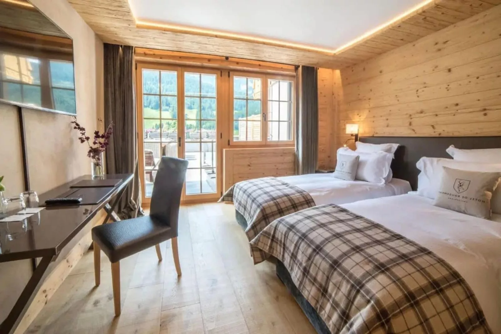 Super private Luxury Chalet with Hotel facilities-Slaapkamer