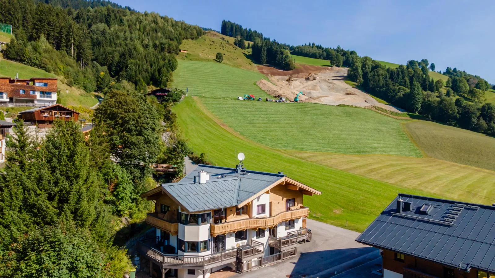 Traumlage Ski in - Ski out-Buitenkant zomer