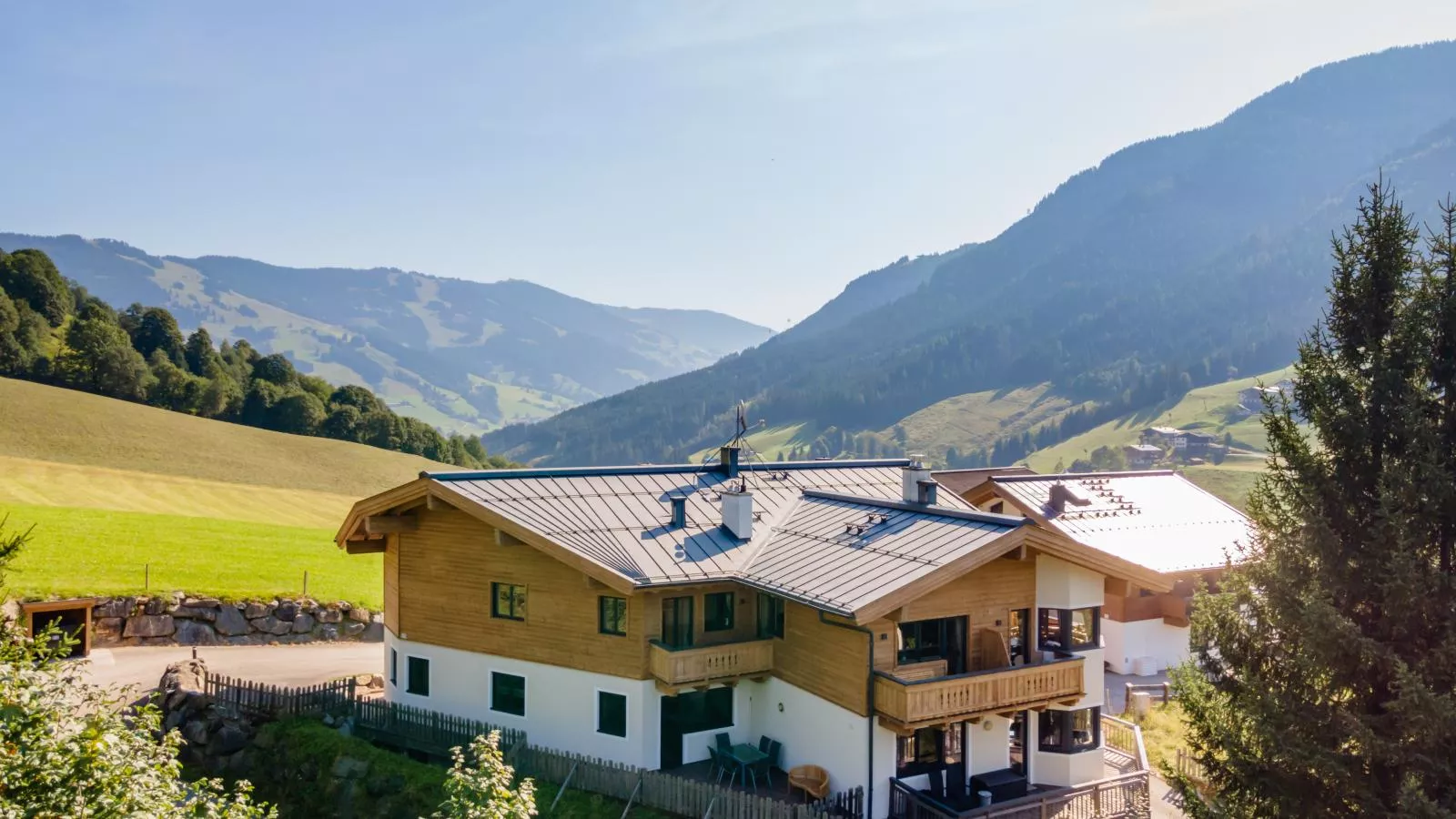 Traumlage Ski in - Ski out-Buitenkant zomer