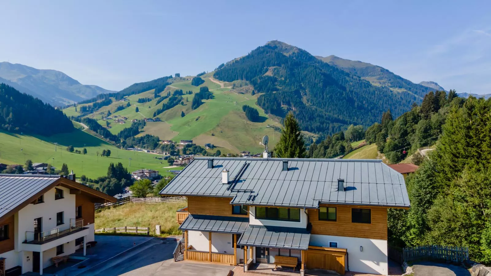 Traumlage Ski in - Ski out-Buitenkant zomer