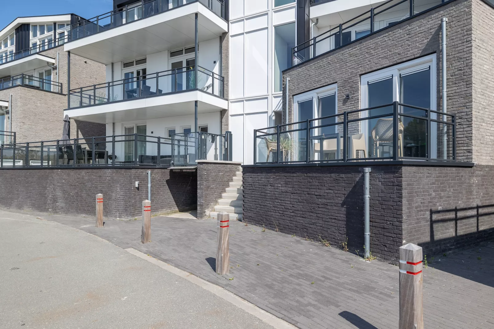 Luxe appartement Vista Maris 'Laguna Beach House' - Havenweg 8-32  Sint-Annaland Oosterschelde-Buitenkant zomer